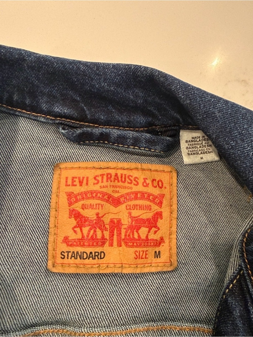 Vintage Levi's Indigo Blue Men's Denim Jacket - Picture 2 of 2